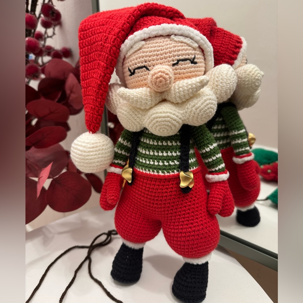 Handmade knitted Santa Claus 🎅🏼 just for you 🎉